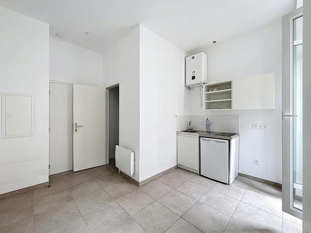 Location Appartement 1 pièce 13.2 m2 Marseille 6ème
