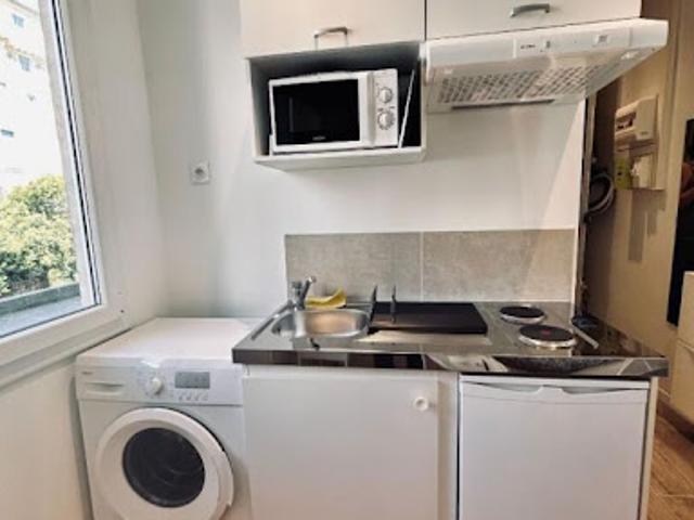 Location Appartement 1 pièce 13.5 m2 Nice