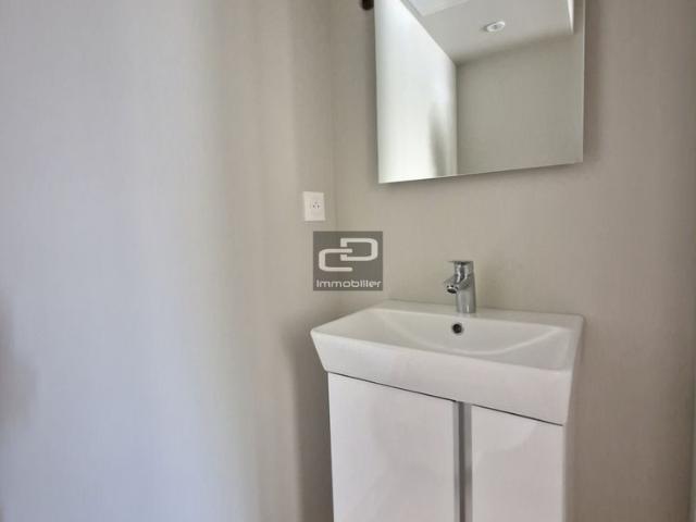 Location Appartement 1 pièce 13m² COUZON AU MONT D OR 69270