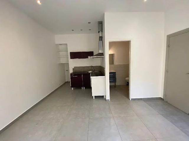 Location Appartement 1 pièce 24 m2 Vence