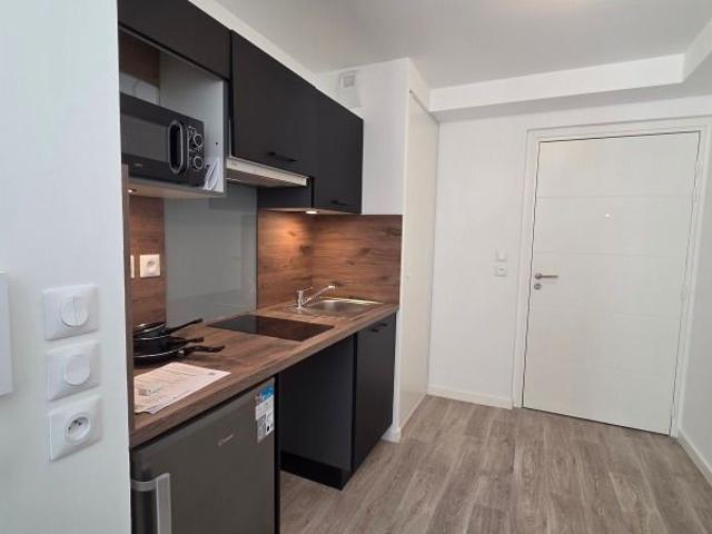 Location Appartement 1 Pièce 24 m² Meublé