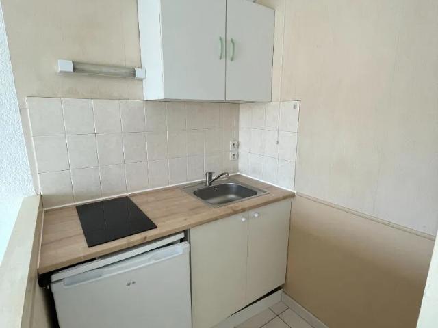 Location appartement 1 pièce, 24.00m², Fontenay le Comte