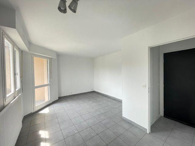 Location Appartement 1 pièce 24.27 m2 Osny