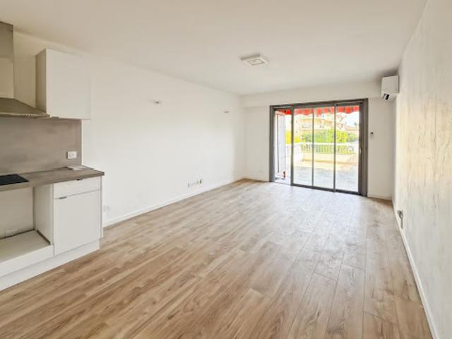 Location Appartement 1 pièce 24.52 m2 Antibes