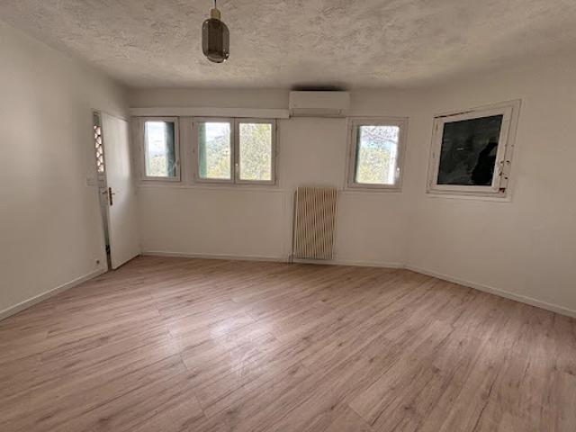 Location Appartement 1 pièce 24.76 m2 La trinite