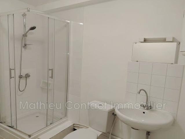 Location Appartement 1 pièce 24.79 m2 Nimes
