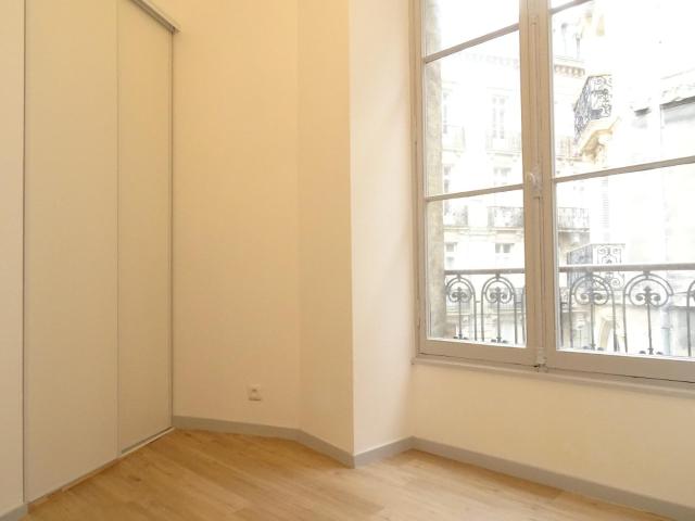 Location Appartement 1 pièce 24m² BORDEAUX 33000