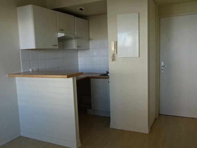 Location Appartement 1 pièce 24m² LA ROCHELLE 17000
