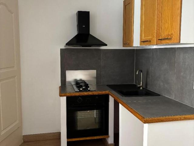 Location Appartement 1 pièce 24m² LES VANS 07140