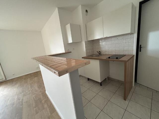 Location Appartement 1 pièce 24m² PONTAULT COMBAULT 77340