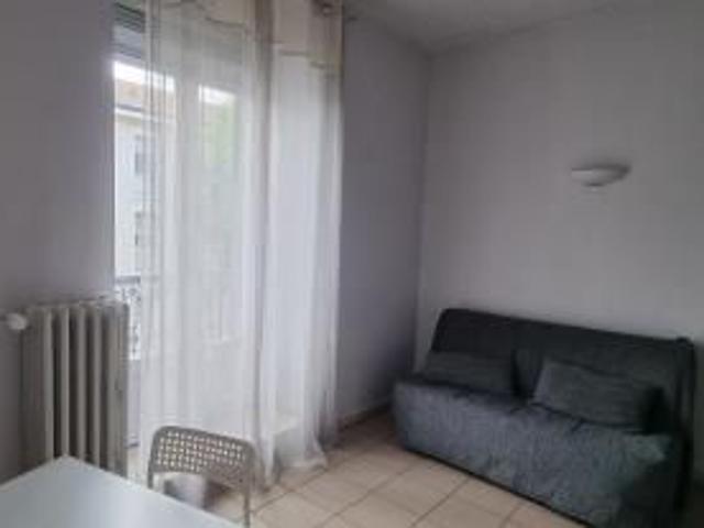 Location Appartement 1 pièce 24m² PRIVAS 07000