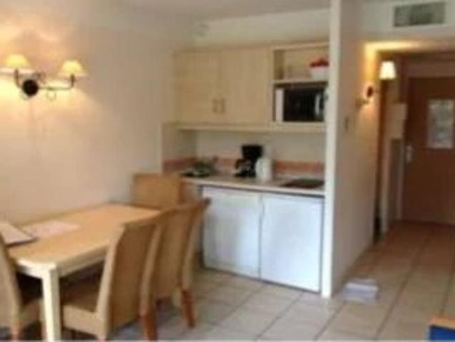 Location Appartement 1 pièce 25 m2 Saint Laurent du Var