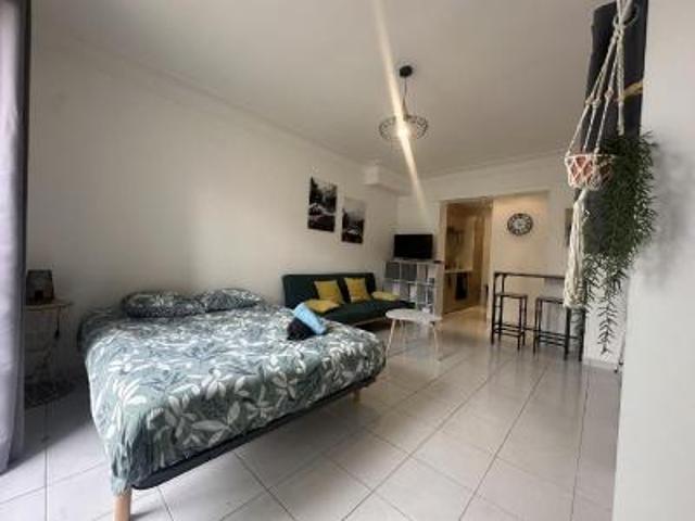 location appartement 1 pièce 25 m2 sarthe 72100 560 €