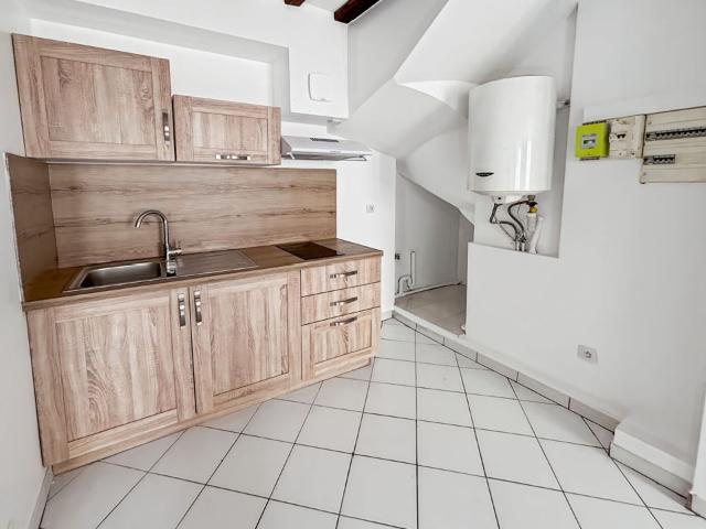 Location appartement 1 pièce, 25.10m², Mennecy