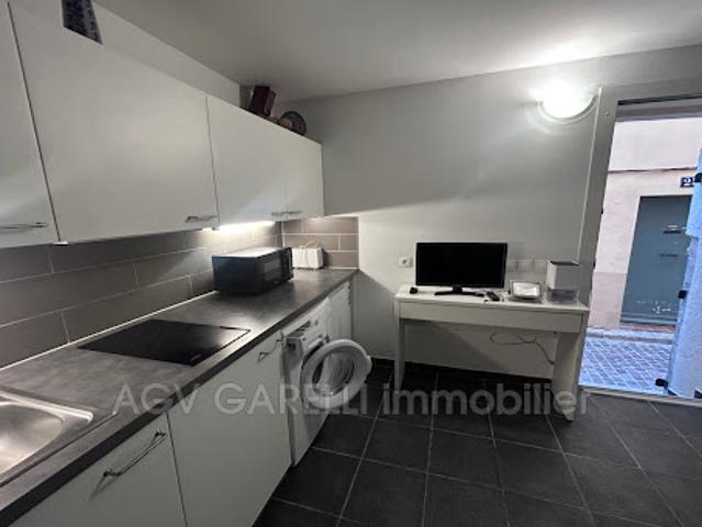 Location Appartement 1 pièce 25.57 m2 Hyeres