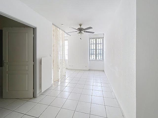 Location Appartement 1 pièce 25.85 m2 Saint Chamas