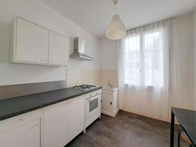 Location Appartement 1 pièce 25m² TOURS 37000