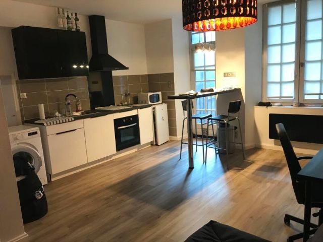 Location Appartement 1 pièce 25m² AURILLAC 15000