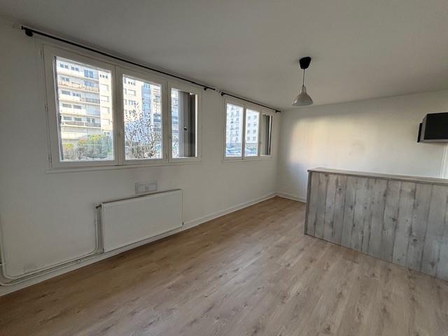 Location Appartement 1 pièce 25m² BORDEAUX 33300