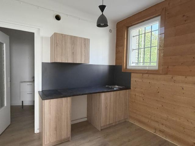 Location Appartement 1 pièce 25m² CHAMBERY 73000
