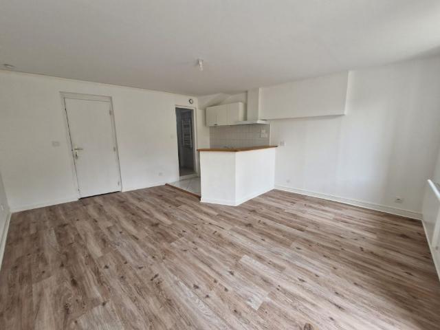 Location Appartement 1 pièce 25m² CONDRIEU 69420