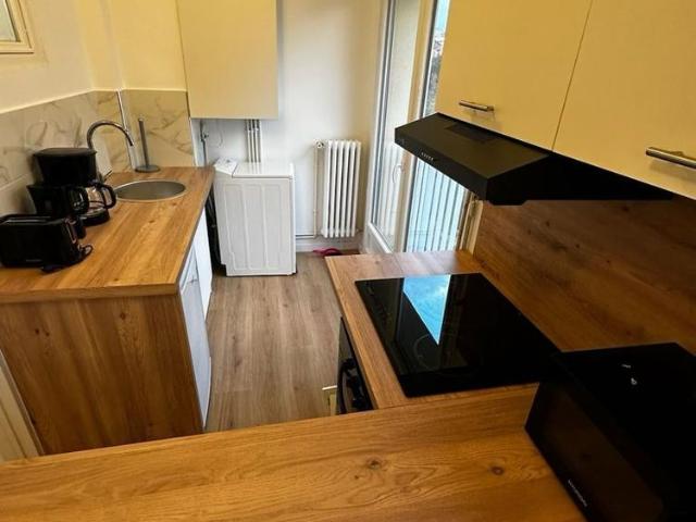 Location Appartement 1 pièce 25m² COURBEVOIE 92400