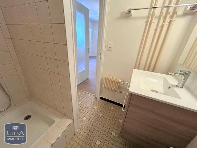 Location Appartement 1 pièce 25m² CLERMONT FERRAND 63000