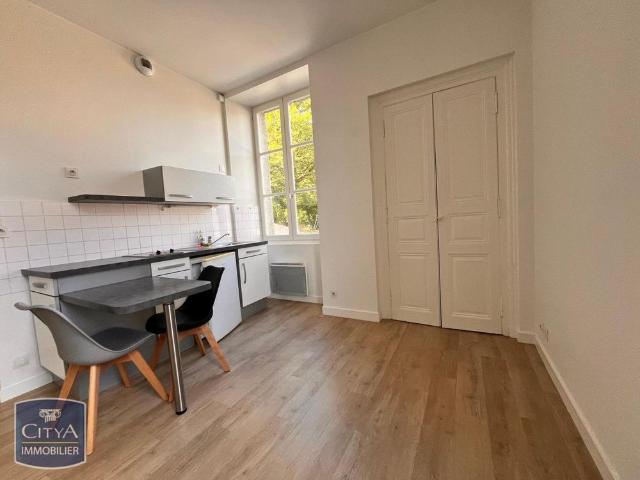 Location Appartement 1 pièce 25m² LAVAL 53000