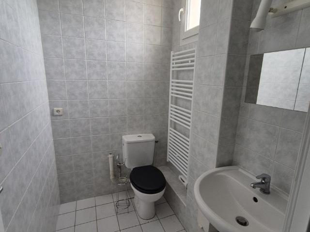 Location Appartement 1 pièce 25m² ST MAUR DES FOSSES 94100