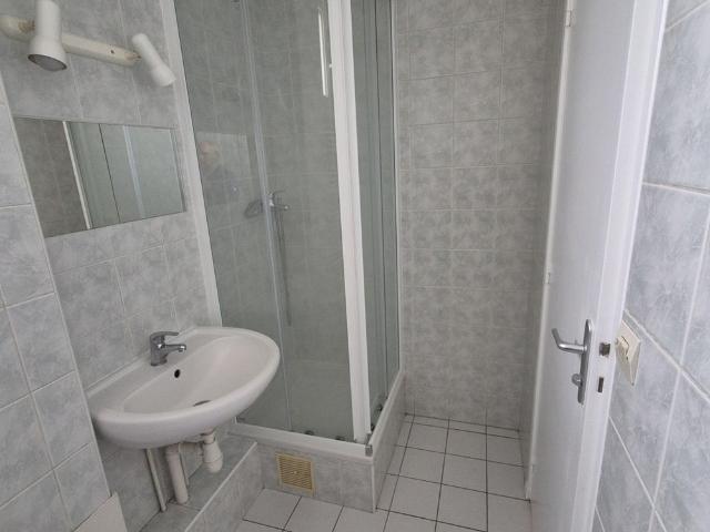 Location Appartement 1 pièce 25m² ST MAUR DES FOSSES 94100