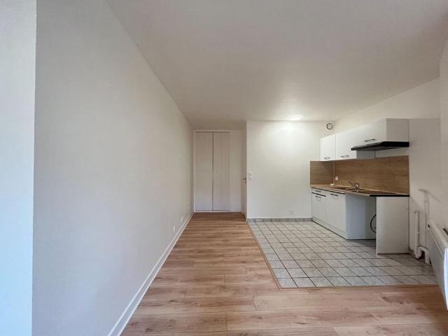 Location Appartement 1 pièce 25m² ST MICHEL SUR ORGE 91240