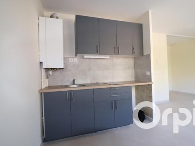 Location Appartement 1 pièce 26 m2 Aubagne