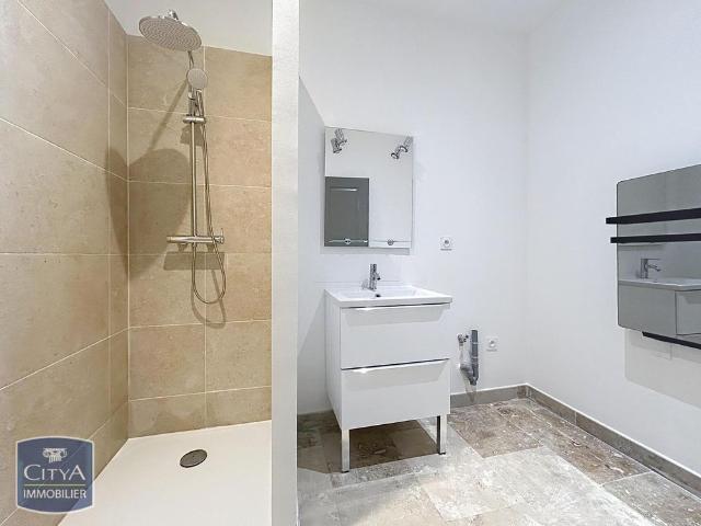 Location Appartement 1 pièce 26m² BAGNOLS SUR CEZE 30200