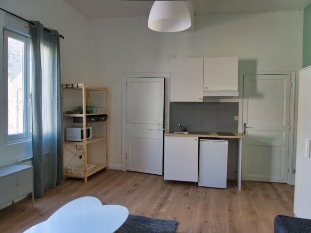 Location Appartement 1 pièce 26m² CASTELNAUDARY 11400