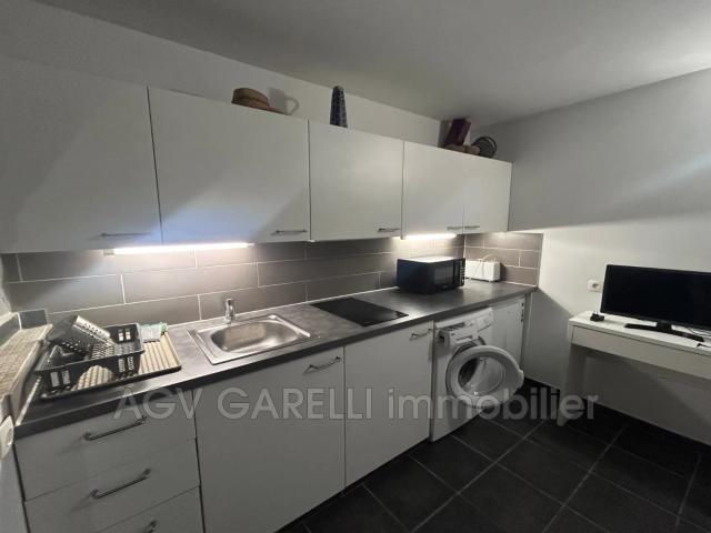 Location Appartement 1 pièce 26m² HYERES 83400