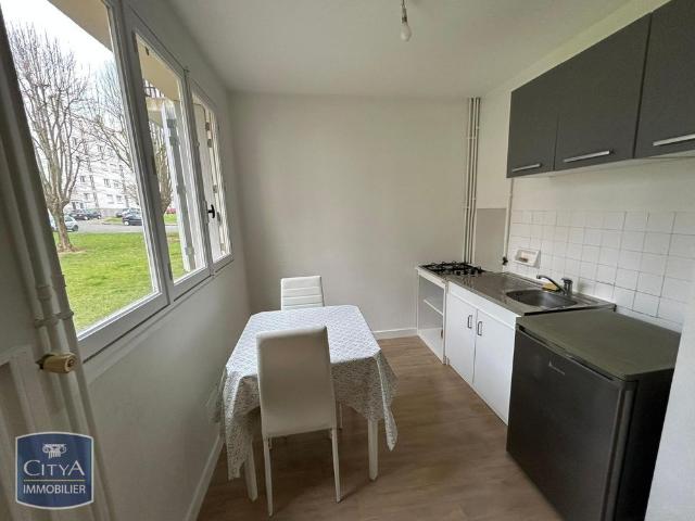 Location Appartement 1 pièce 26m² LAVAL 53000