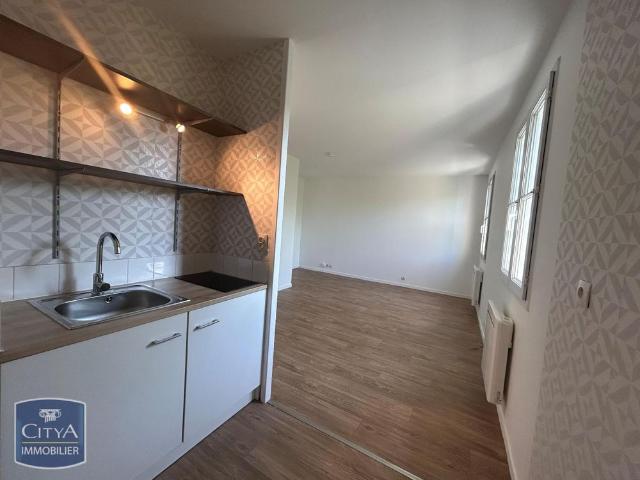 Location Appartement 1 pièce 26m² LE PERRAY EN YVELINES 78610