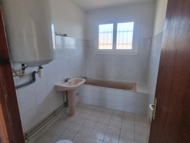 Location Appartement 1 pièce 26m² RAPHELE LES ARLES 13280