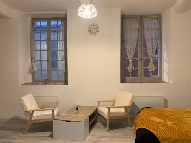 Location Appartement 1 pièce 27 m2 Nimes