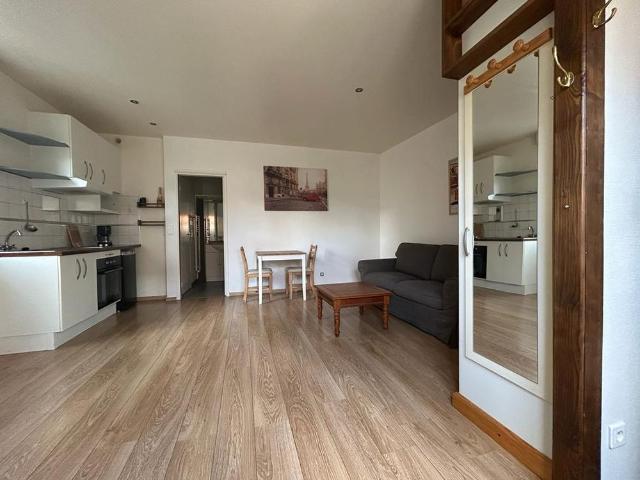 Location appartement 1 pièce, 27.57m², Épône