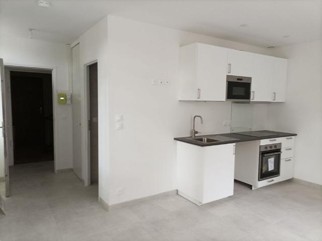 Location appartement 1 pièce, 27.80m², Bédarieux