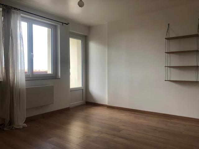 Location Appartement 1 pièce 27.81 m2 Rochefort