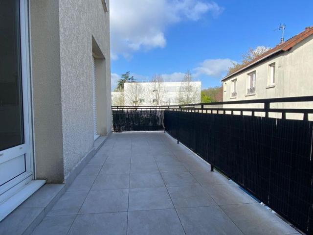 Location Appartement 1 pièce 27m² TREMBLAY EN FRANCE 93290