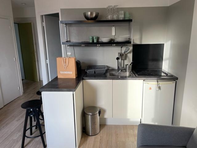 Location Appartement 1 pièce 27m² BORDEAUX 33000