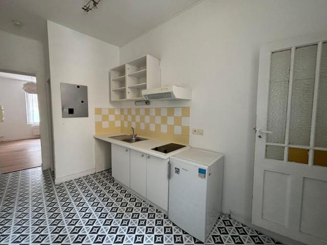 Location Appartement 1 pièce 27m² BORDEAUX 33000