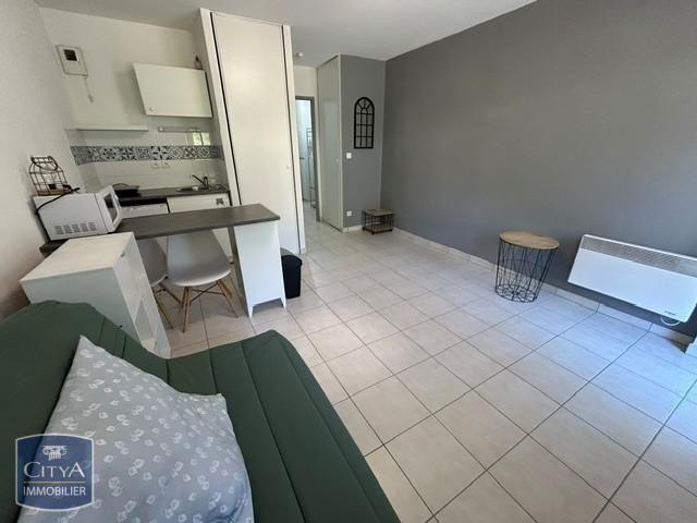 Location Appartement 1 pièce 27m² CHAMPCEVINEL 24750