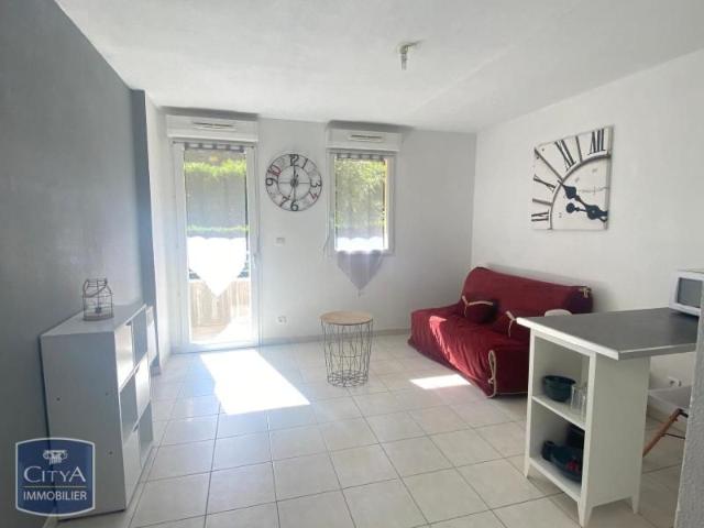 Location Appartement 1 pièce 27m² CHAMPCEVINEL 24750