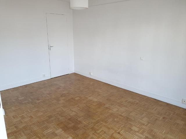 Location Appartement 1 pièce 27m² CLERMONT FERRAND 63000