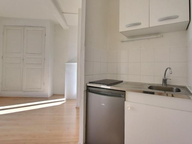 Location Appartement 1 pièce 27m² CLERMONT FERRAND 63000