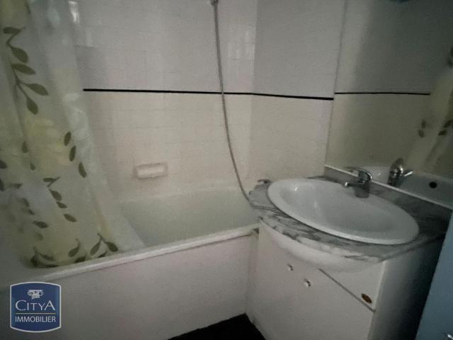 Location Appartement 1 pièce 27m² MACON 71000
